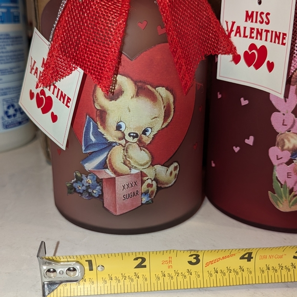 Miss Valentine Illuminated Milk Jugs - Picture 7 of 10